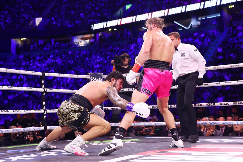 Дилън Денис: Дейна, вземи ме в UFC! Ще победя всички