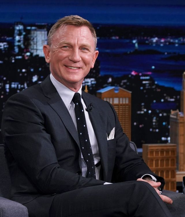 Daniel Craig recibe los honores de la Reina Isabel II por ser James Bond