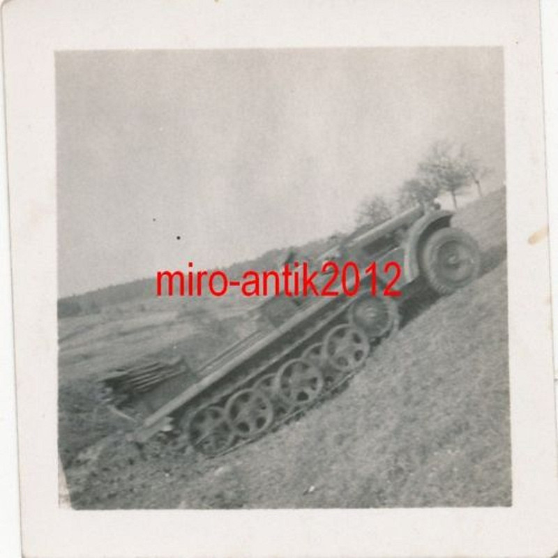 Foto, Wehrmacht, Mit der Halbkette im Gelände, E