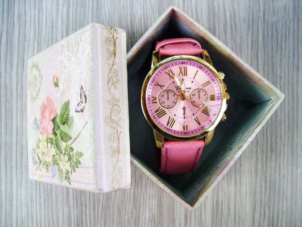 clock-pink-watch-box.jpg
