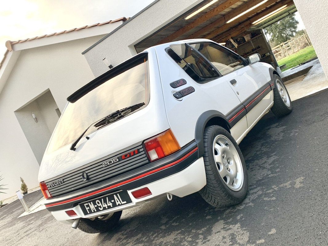 15B376B0-FBF5-4DD1-A2F9-178CC5043077