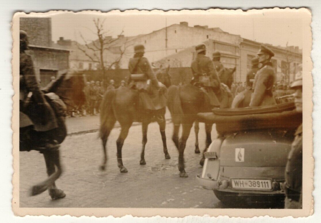 Foto 2.WK 23. Inf. Div. Untern. Barbarossa Regt. Kdr. Truppenzeichen Rußland
