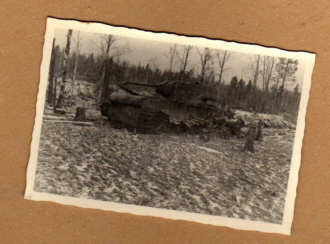 abgeschossener Russen Panzer KW1 in Rußland 1942