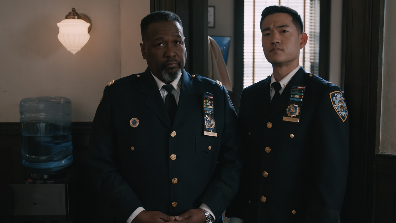 Elsbeth.S02E14.Scenes.from.an.Italian.Restaurant.2160p.10bit.ATVP.WEB-DL.DDP5.1.HEVC-Vyndros.mkv_sna