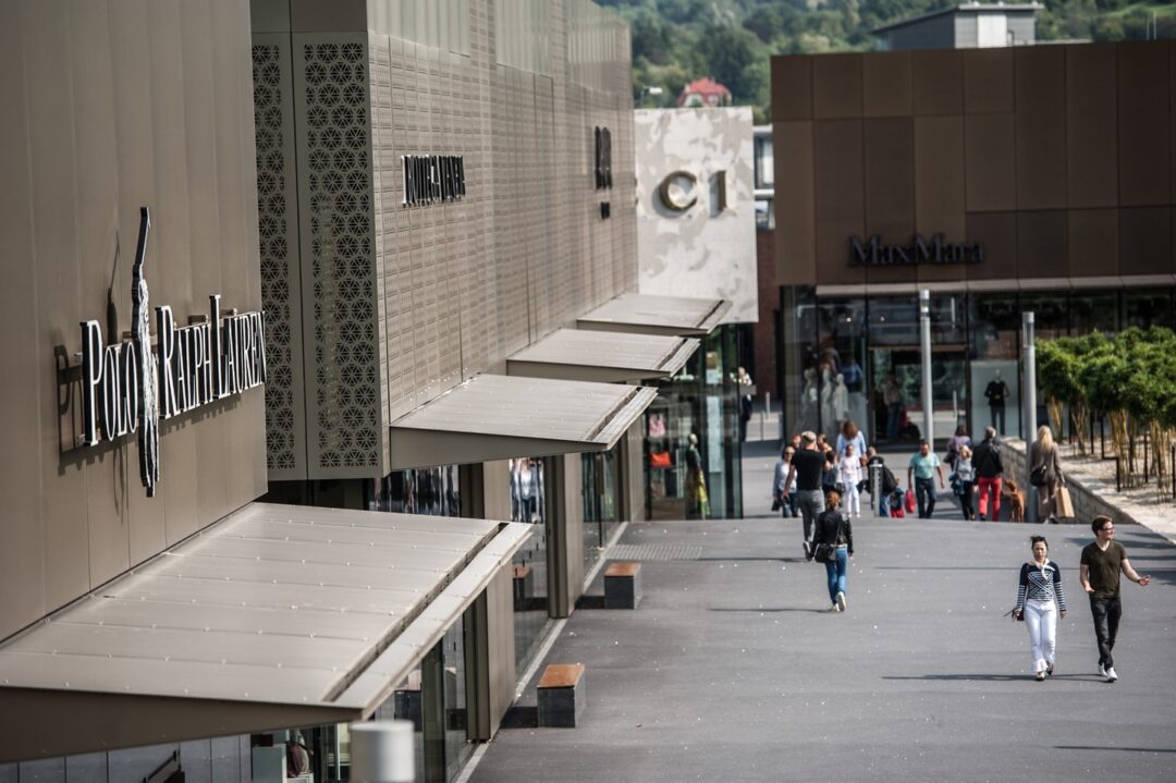 outlet-metzingen-germany-1-1080x719 Аутлет Metzingen Designer рай для шопоголиков в сердце Германии