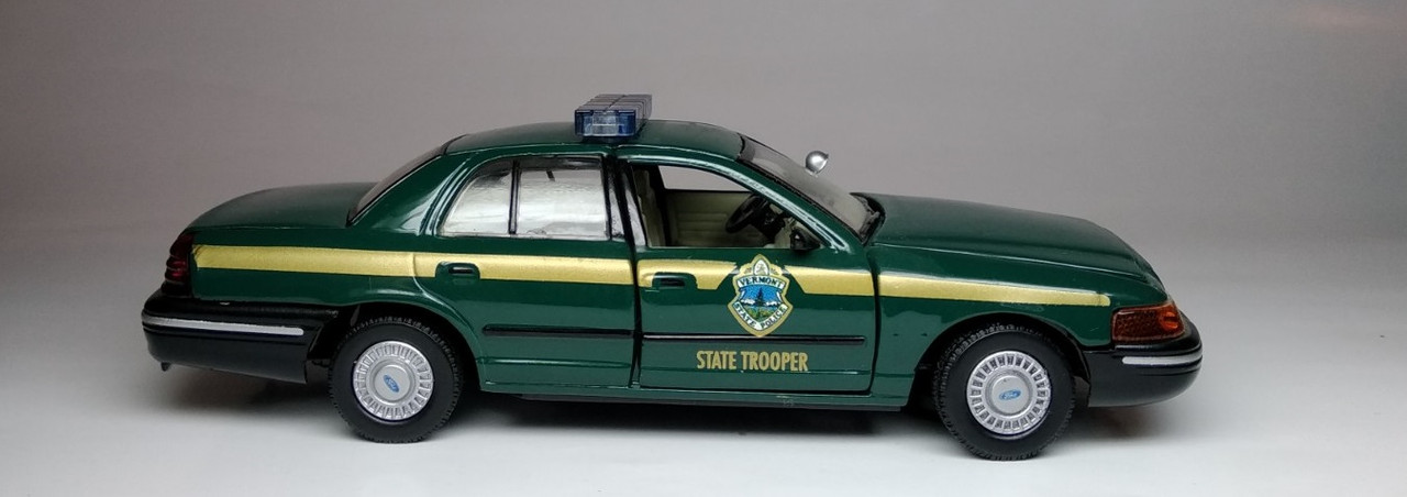 Ford Crown Victoria (7)