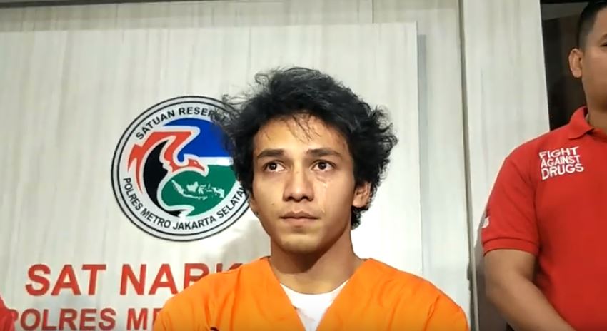 YouTube Kompascom Reporter on Location.
