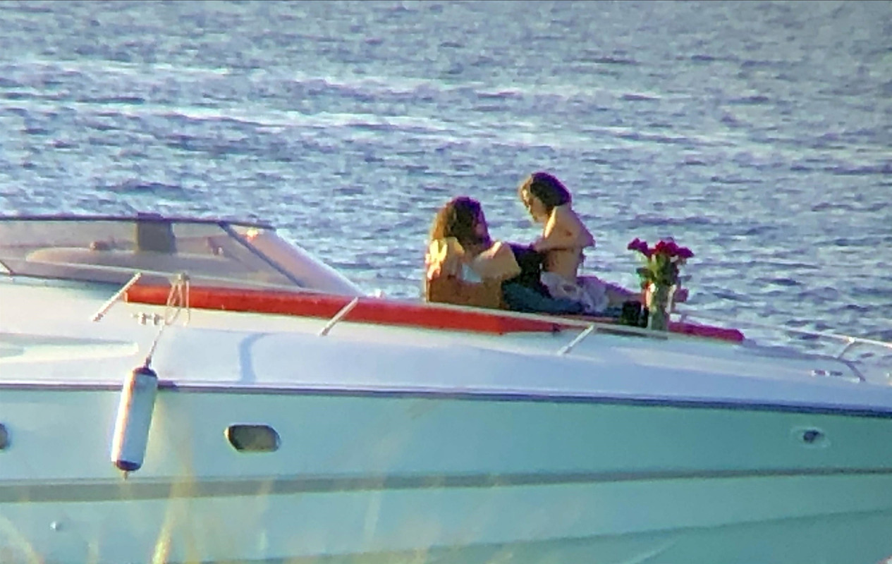 emmawatson-updates.com (27)