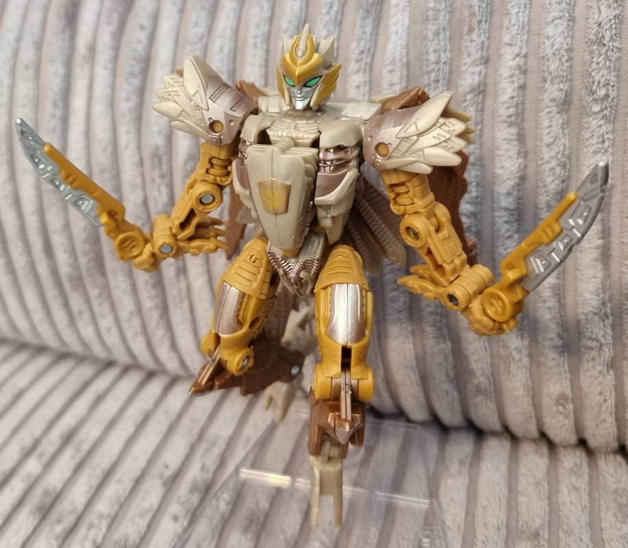 Rise-Of-The-Beasts-Deluxe-Airazor-Single-Release-07