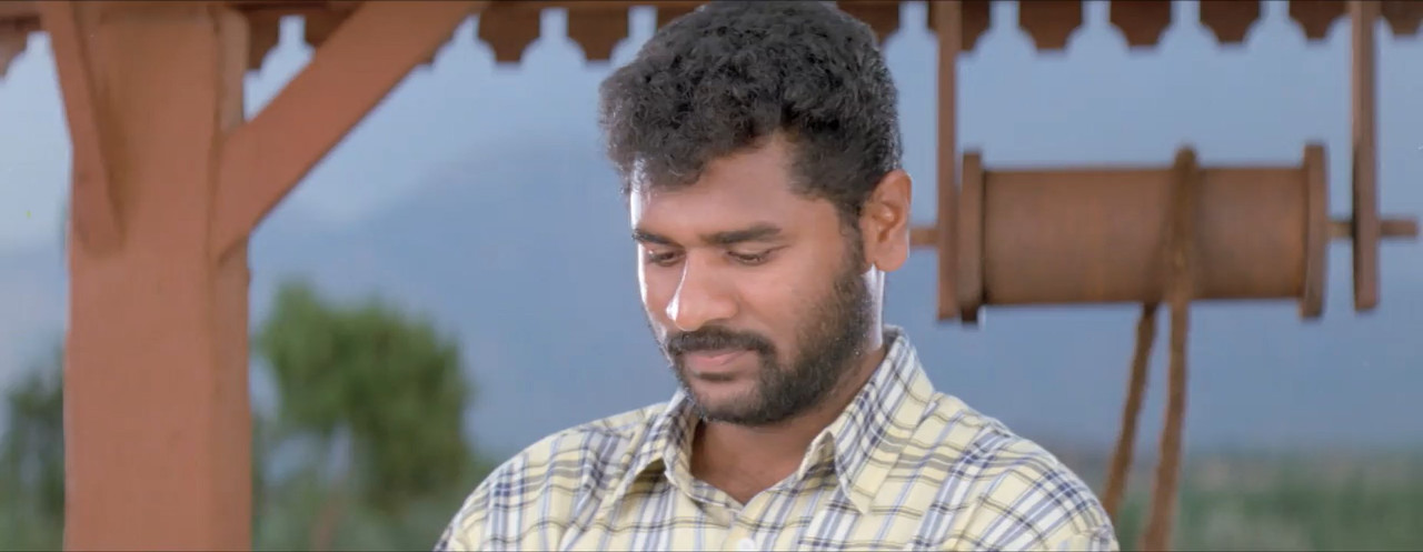 Vaanathaippola 2000 WebRip [Tamil + Thai] 480p, 720p ESub Screenshot