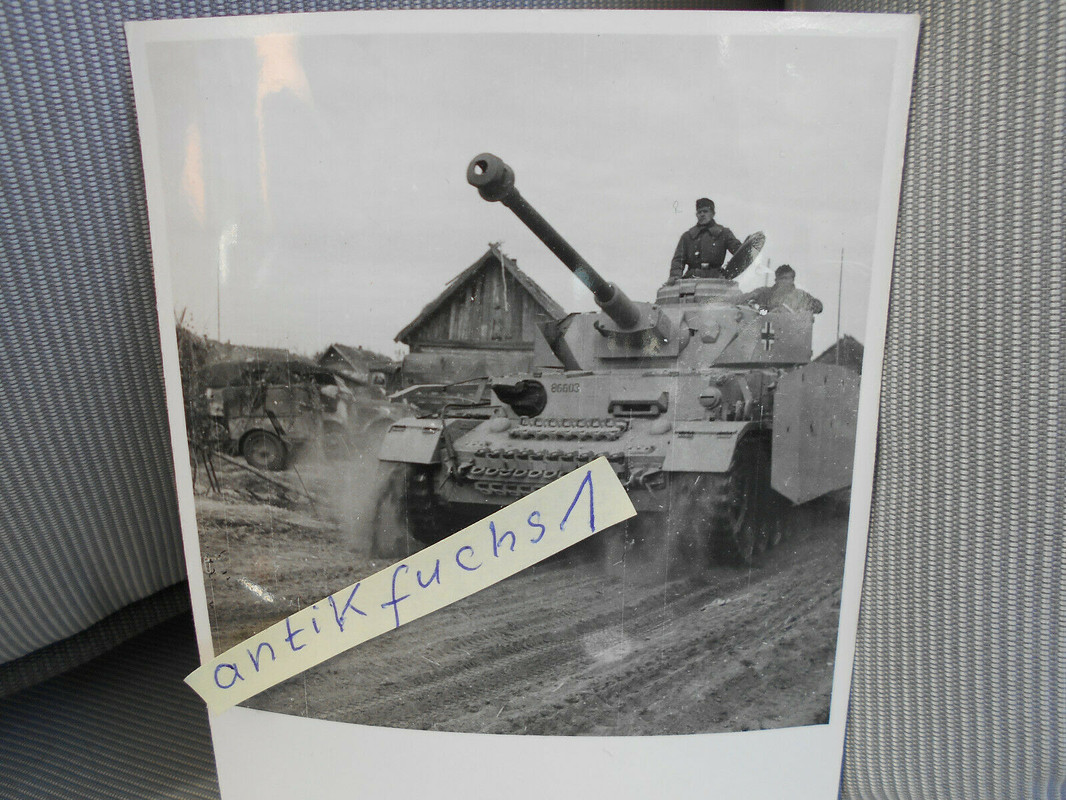 Front Panzer mit 86603 und Seitenschürzen an der Ostfront 1943-44