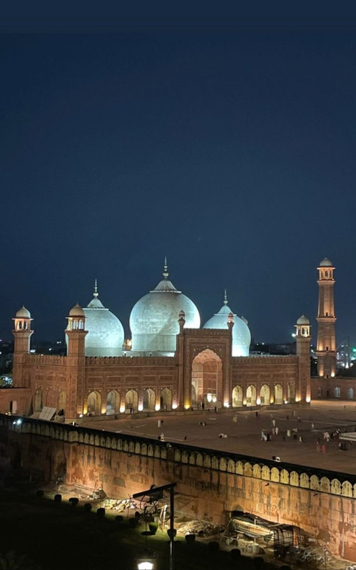 Badshahi Masjid