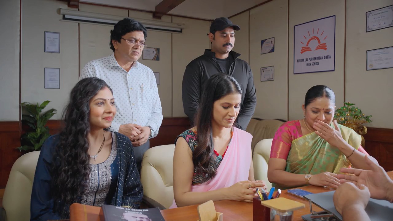 School Friends (2025) Season 3 [Hindi] WebRip 480p, 720p ESub - Complete Screenshot