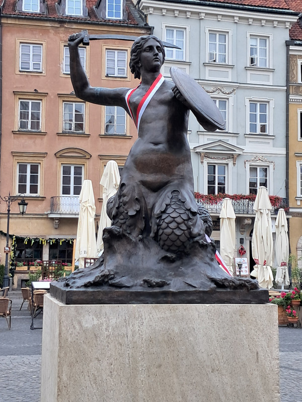 Varsovia 2024 la ciudad Fénix que resurgió de sus cenizas. - Blogs of Poland - Dia 1-Palacio Real, centro histórico y Free tour. (44)