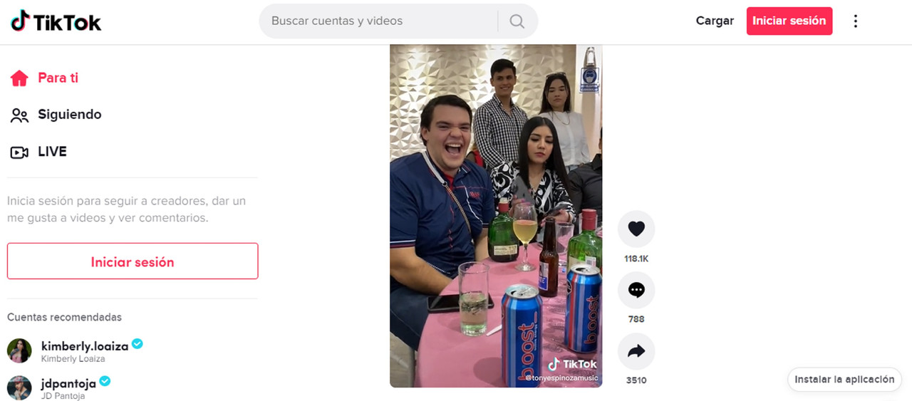 Abuelito dejó ver en un video viral de TikTok su primera vez con Alexa