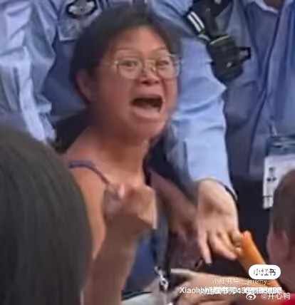 008FUxqCgy1i5xt970m4kj30bi0bwmxs