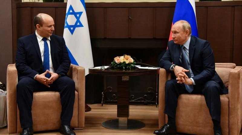 Zelenskio patarėjas hebrajų kalba sako, kad Kijevas nesupranta, kodėl Bennettas skrido pas Putiną