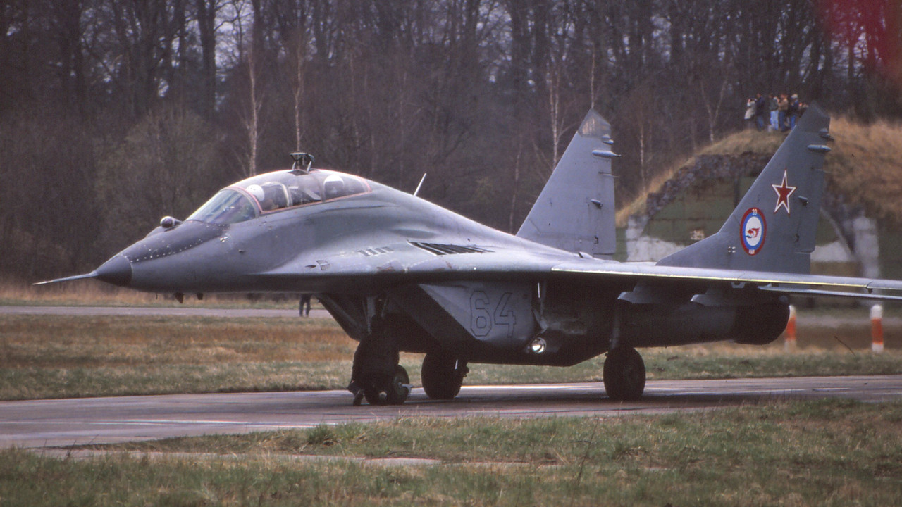 33. IAP, MiG-29UB, 64 neutral_N50903008094_5
