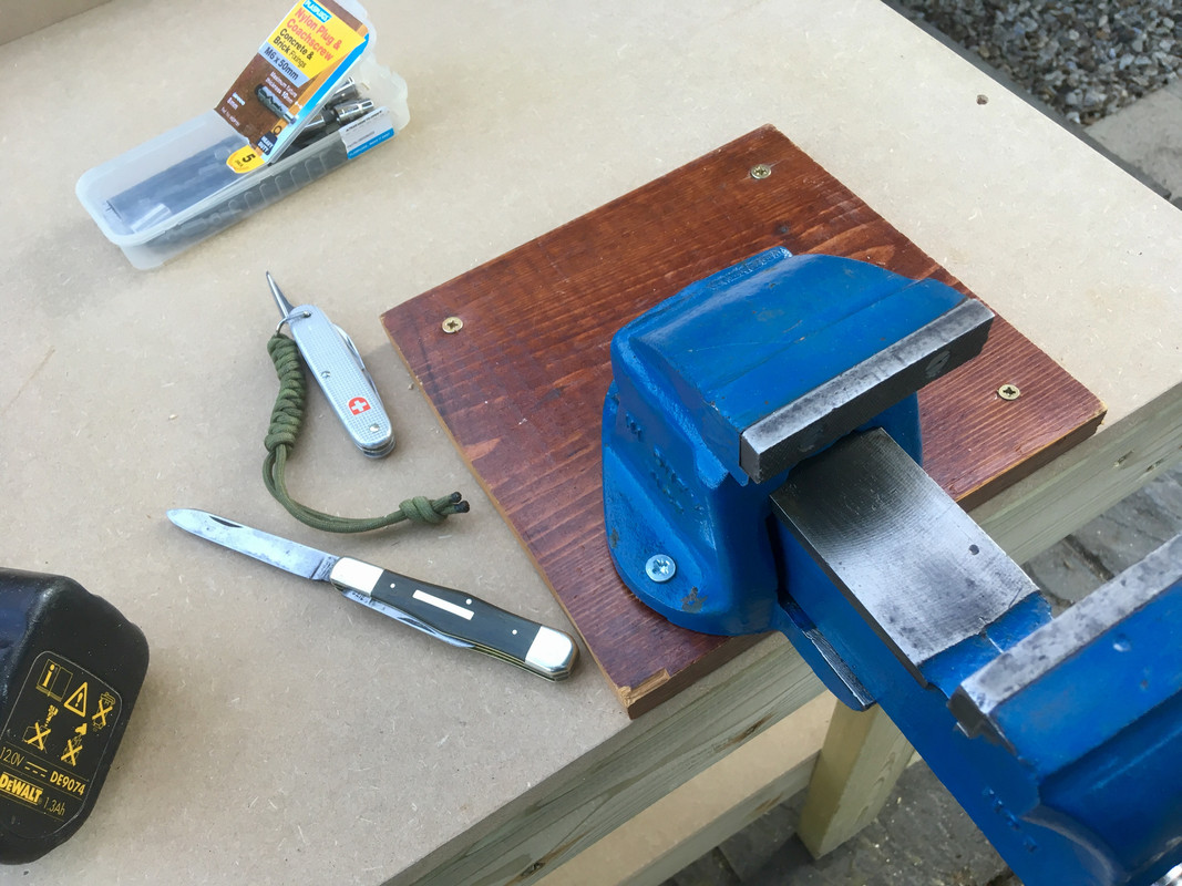 D1E48A5C-7EFF-4222-A5C5-2EC2B5A4E8B5