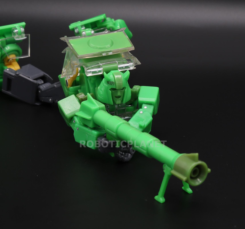 Masterpiece-Cliffjumper-11