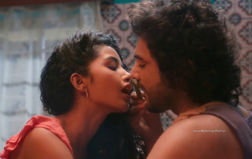 actress-anupama-parameswaran-kiss-scene-in-tillu-square-2024