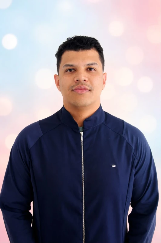 Dr. João Victor Farias Gomes — Implantodontia em Valparaíso de Goiás