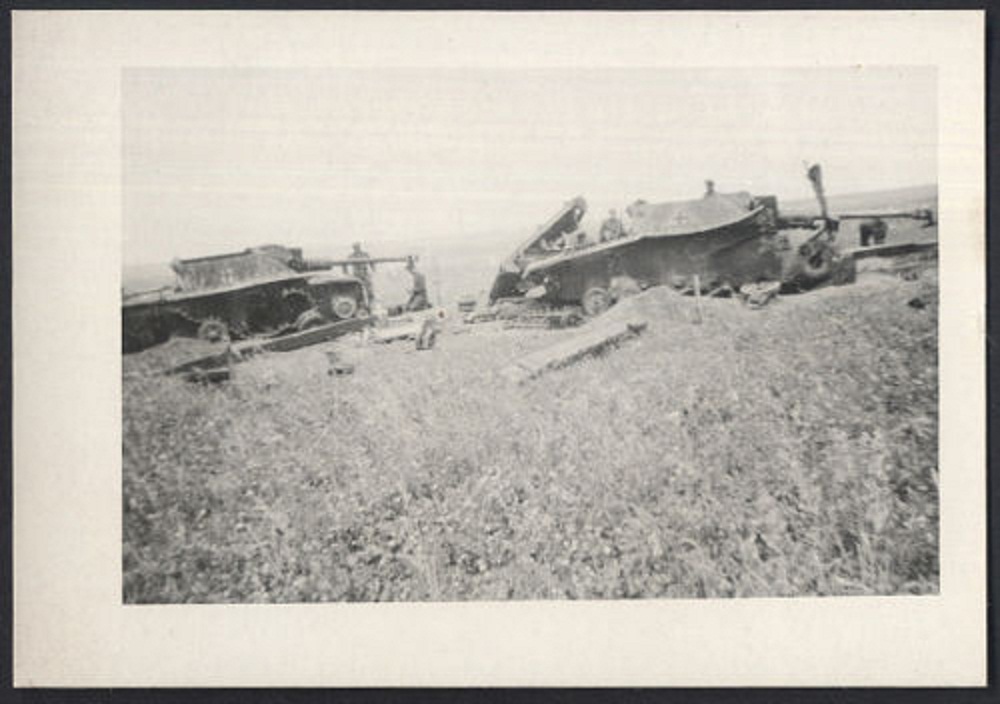 Deutsche Sturmgeschütze Bergung nach Paktreffern