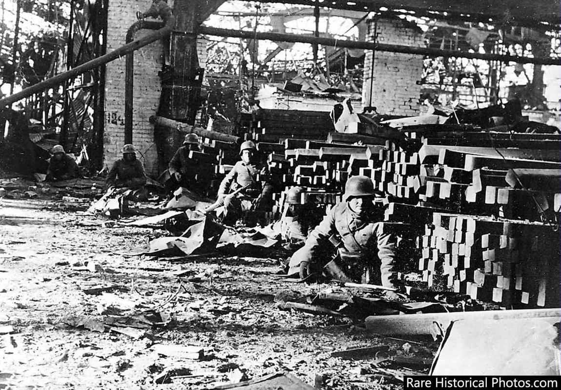 Germans_at_Stalingrad (3)