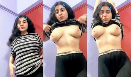 Cute gf showing her boob closeup nude video