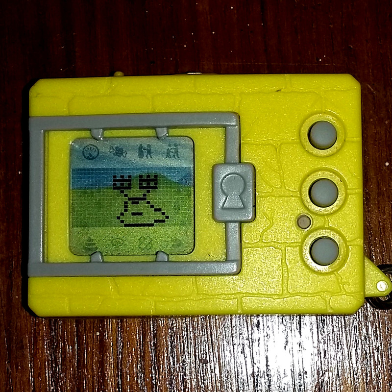 Digimon V1 yellow