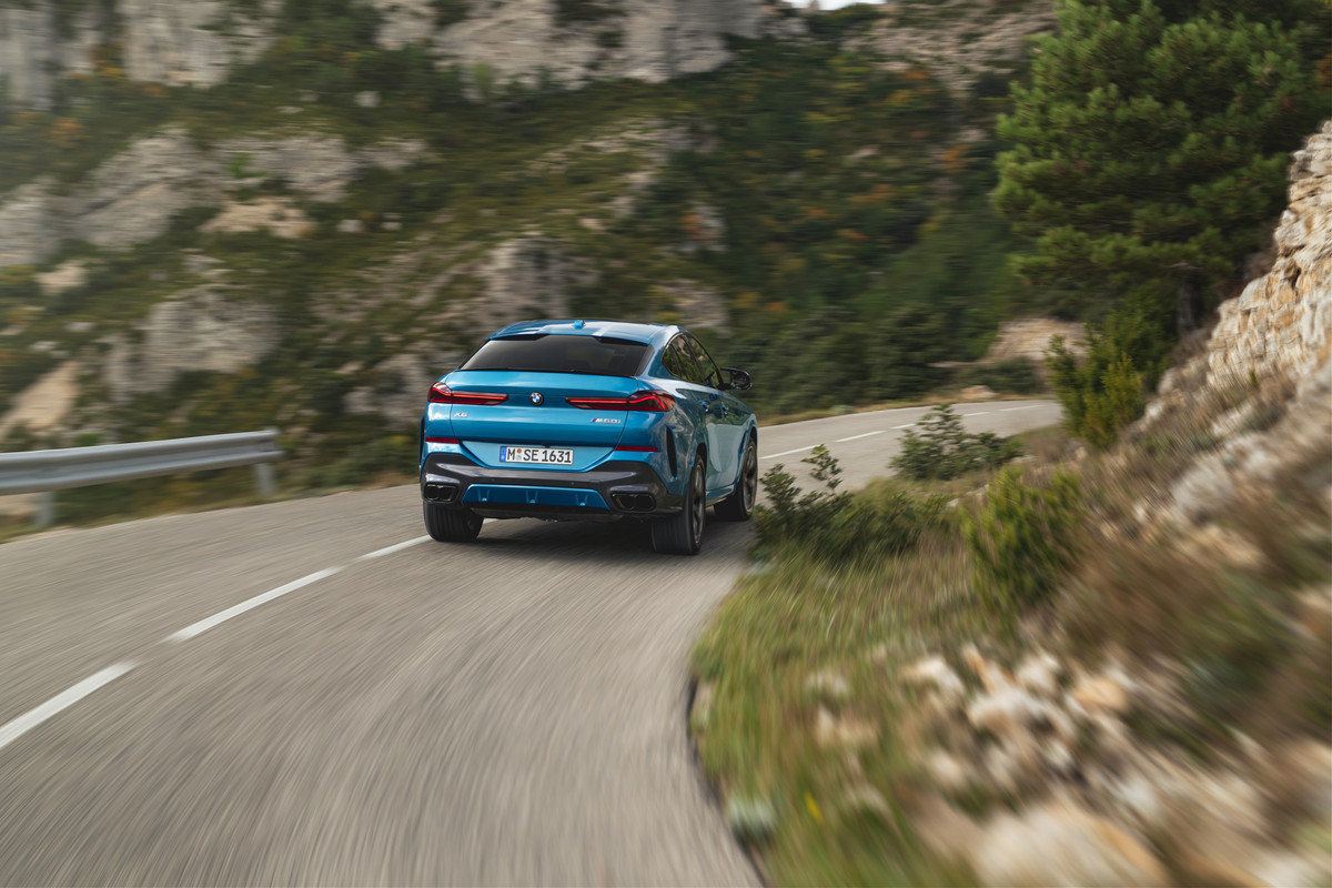 P90492379_highRes_the-new-bmw-x6-m60i-