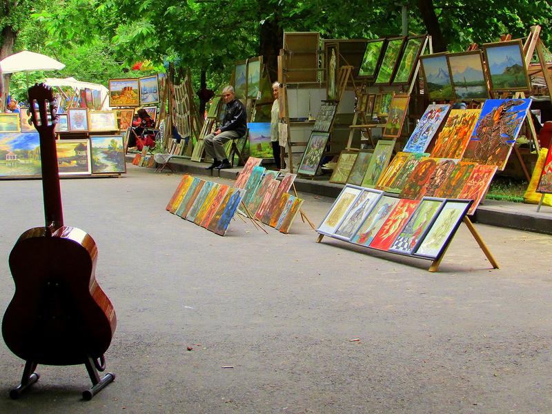 ARMENIA: CÁUCASO, MÚSICA Y FOTOGENIA - Blogs de Armenia - Introducción / Primer día en Yerevan: Mercado Vernissage (7)