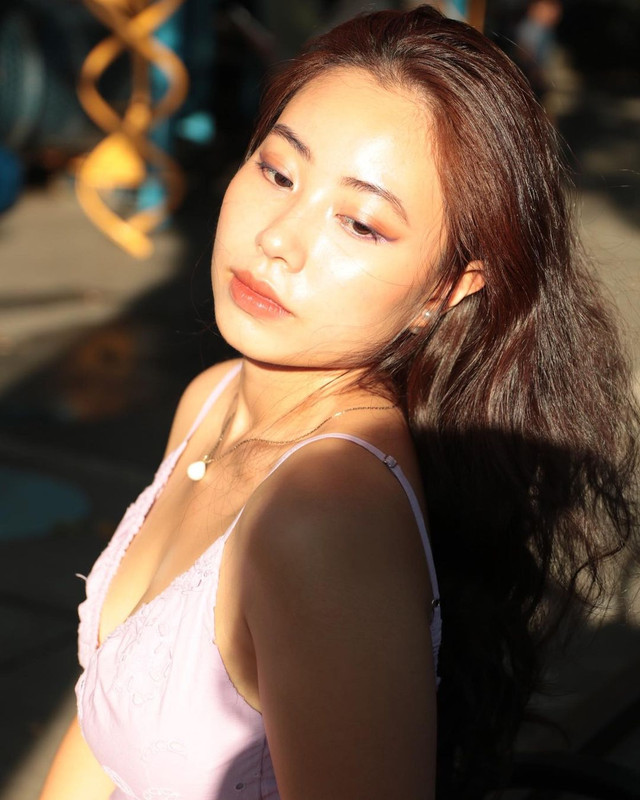 Nhi Nguyen (Hanoi Amsterdam) baisée par un black rencontré via Tinder