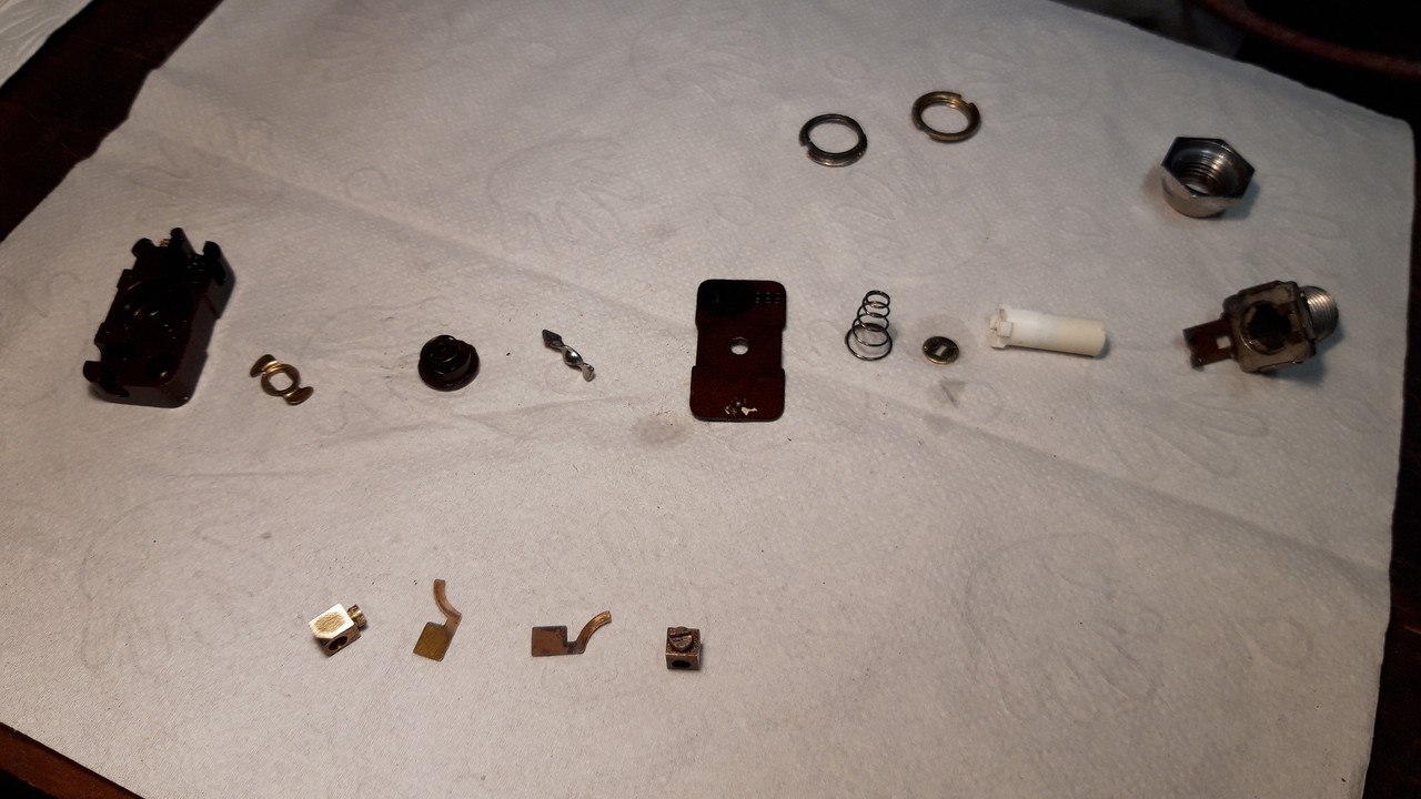 8D80FF35-09F5-4B97-8496-8F69D20A18FA