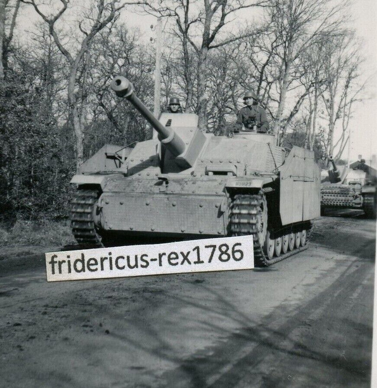 Foto WH Sturmgeschütz StuG Abt.197 Werks Nr. 95823 Seitenschutz Zimmerit