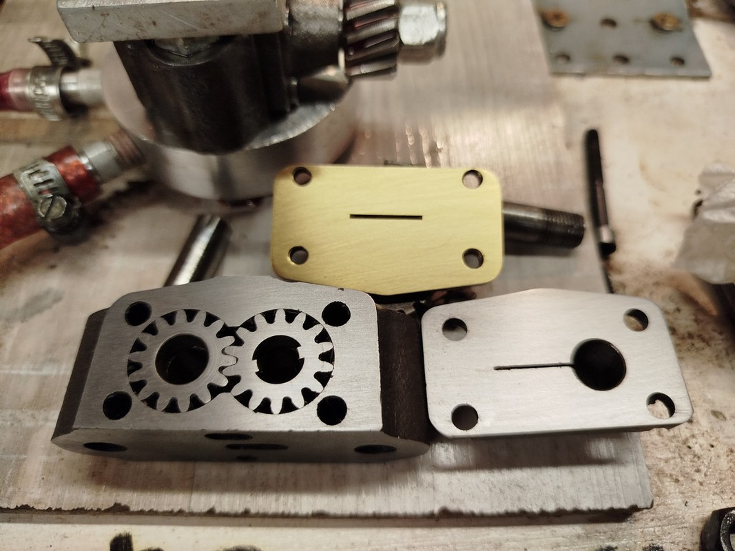 Norton_850MK3_Pompe_plaque_refaite