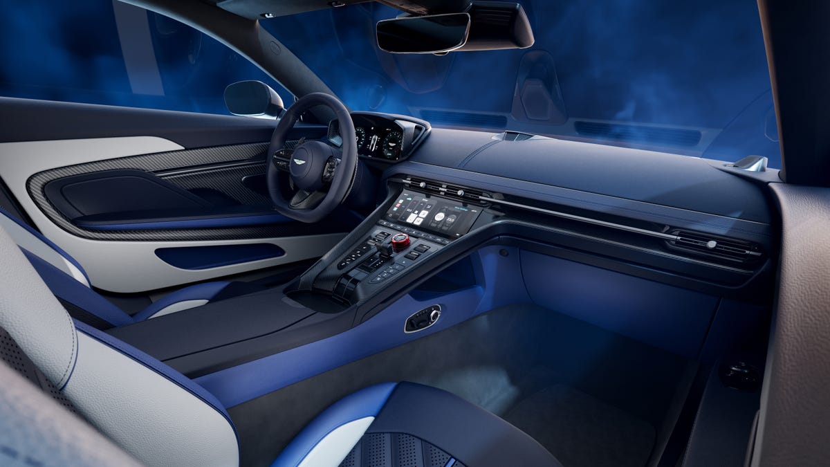 aston-martin-db12-s-18-68e629a8f3564-1.jpg