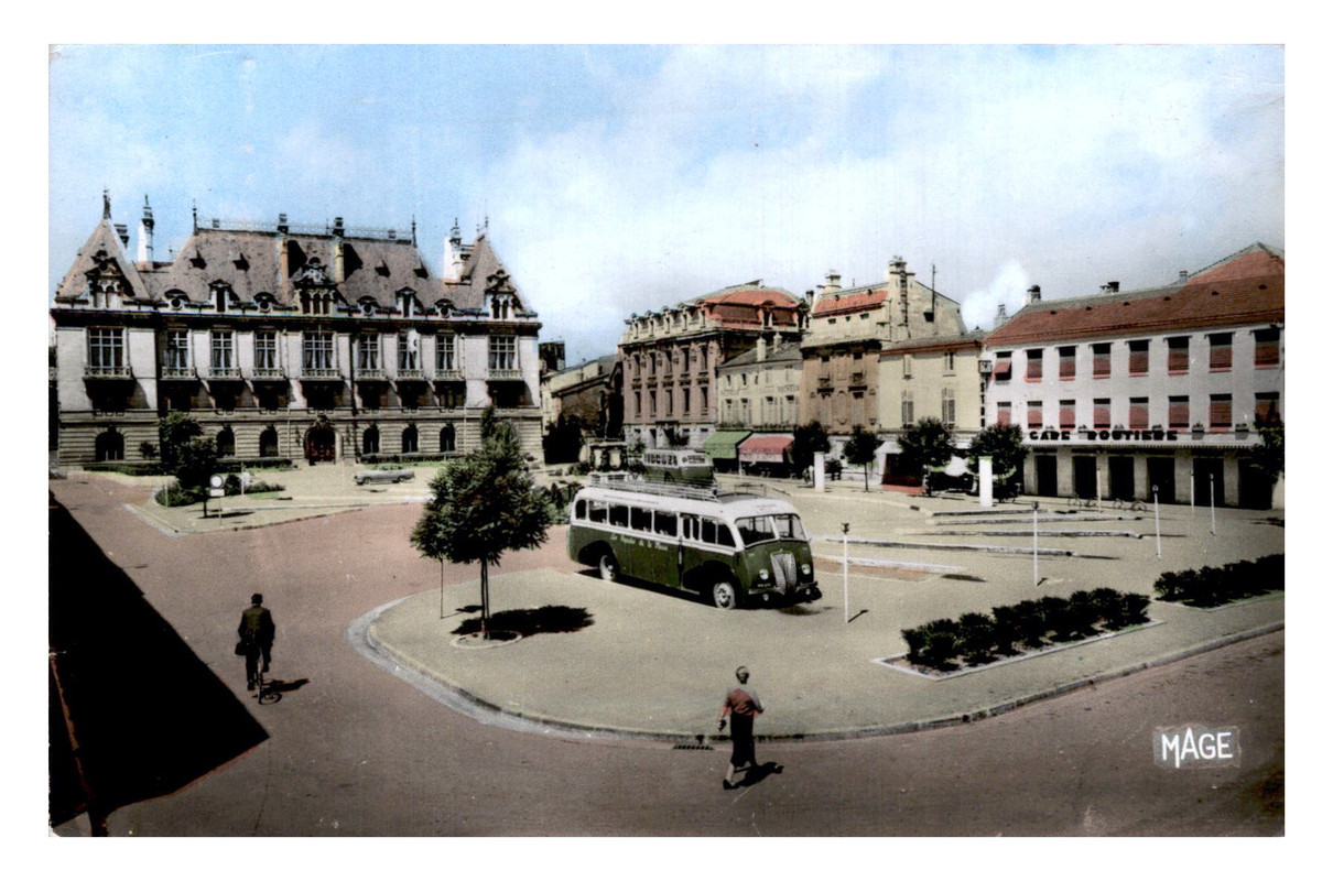 Bar le Duc, Meuse, la préfecture et la Gare Routière (MAGE)