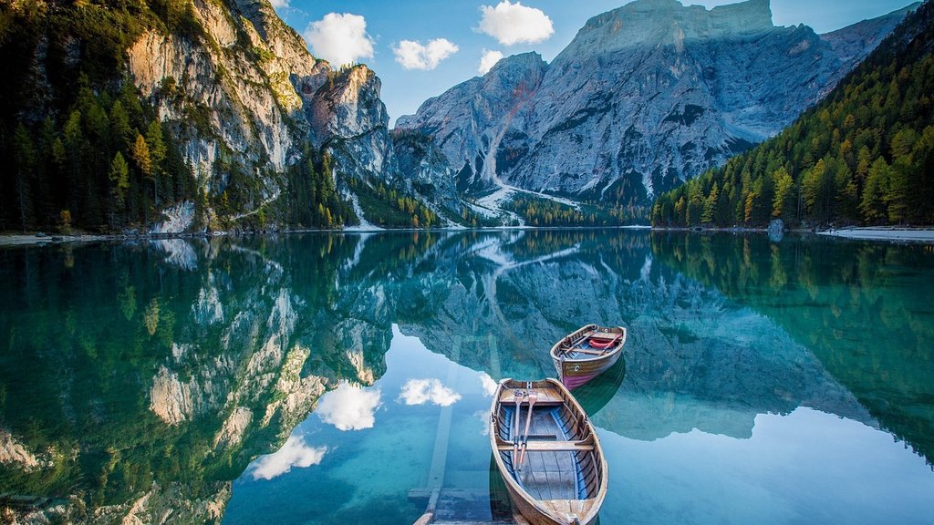 turq-lagoon-boats.jpg