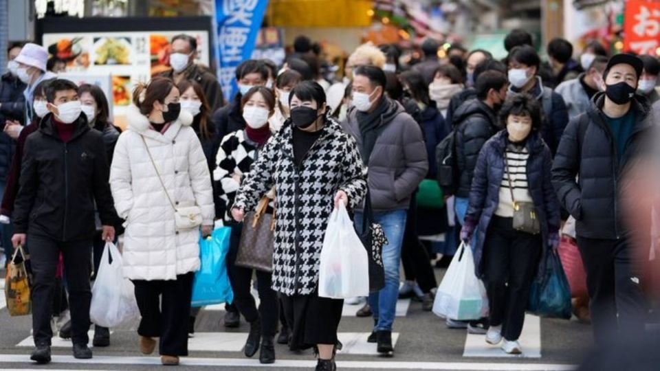 Alerta en Japón: En un día, muren 420 personas por Covid-19; se trata de un récord histórico