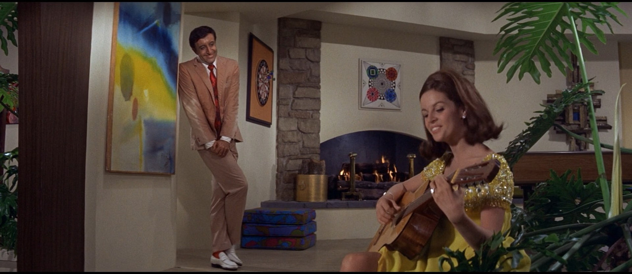 cap_The Party (1968) Dual Sub 1080p_00_59_51_04