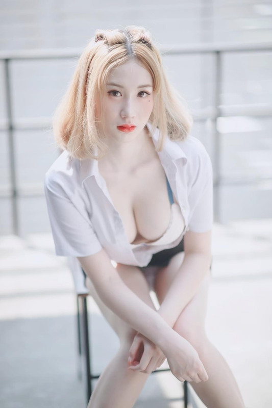 10B05A35-8B43-4CEA-93AB-E62E38D9A596