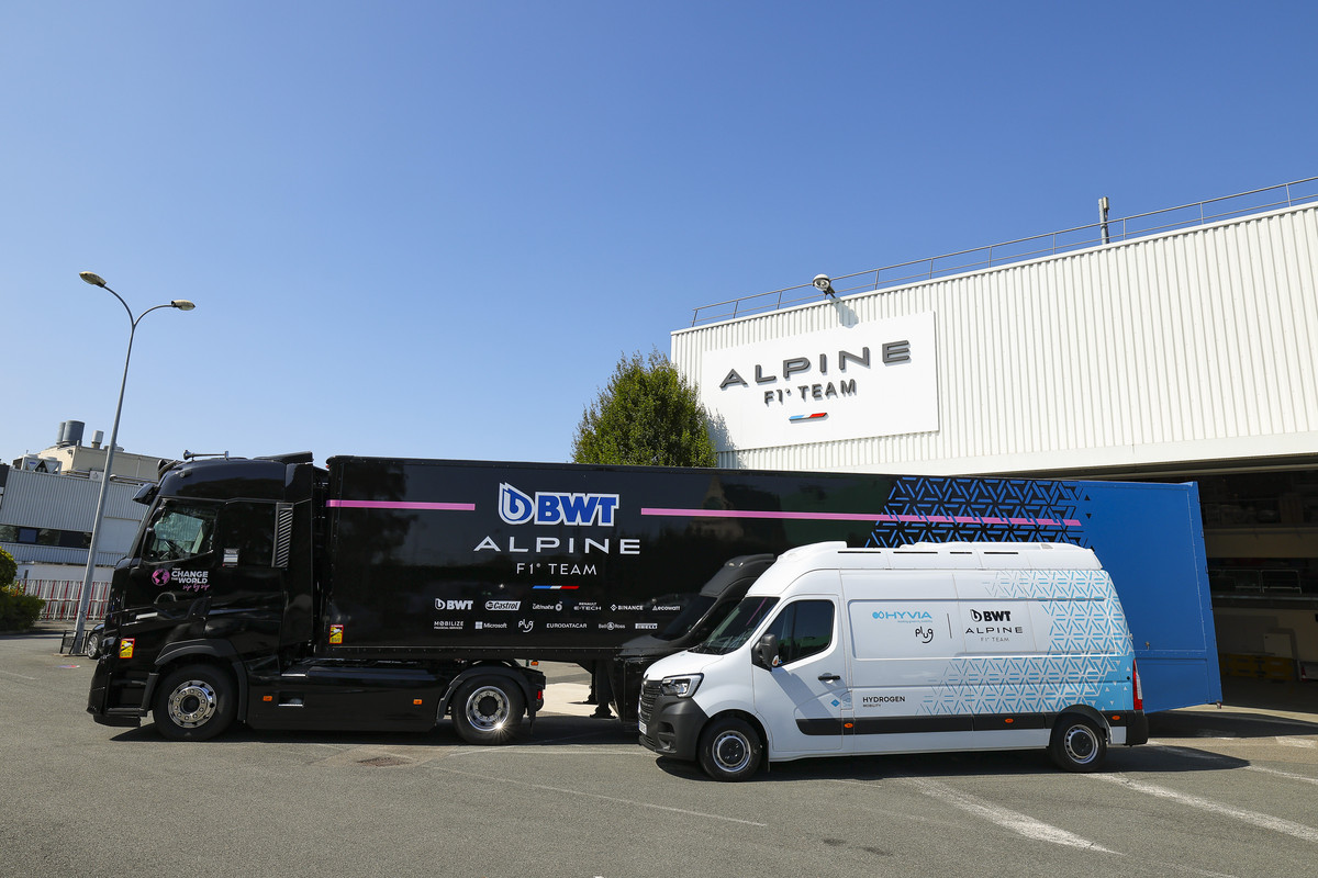 HYVIA_-_Renault_Master_VAN_H2-TECH_Roadtrip_France_Pays-Bas_6