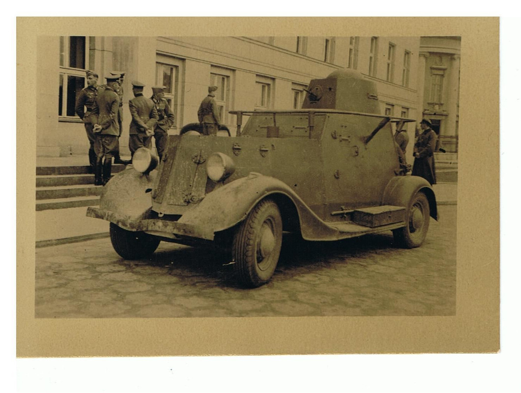 2 WK Foto WH Beute Kübelwagen1