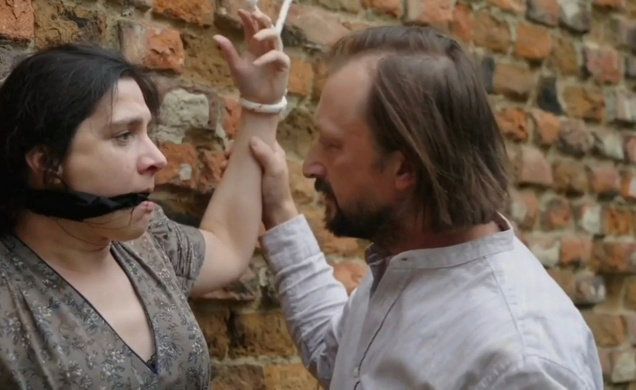 Screenshot_20240305_184447_Video Player