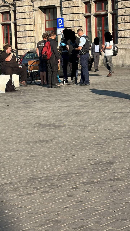 photo_5764980391076281472_y