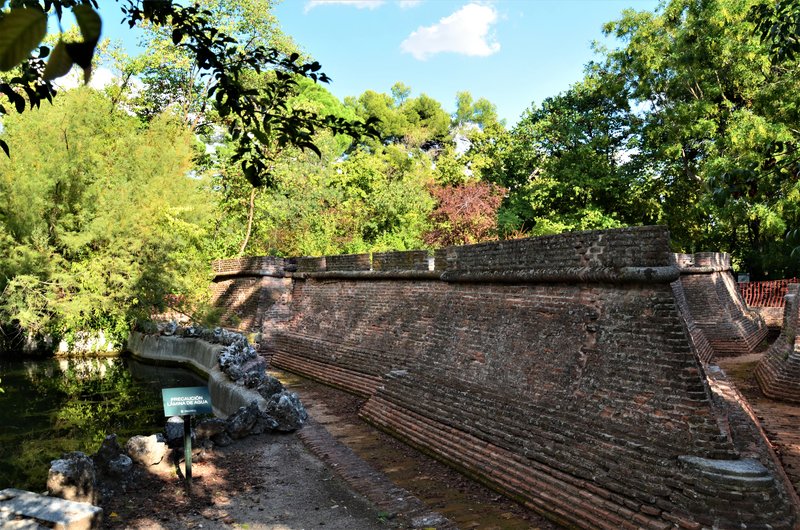 PARQUE EL CAPRICHO-2013-2022-MADRID - Paseando por España-1991/2016 (182)
