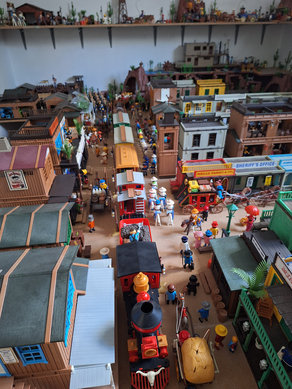 AAA28258-98F4-4162-A567-50B1D1ADEF64