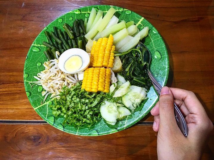 Gado-gado AA, tempat sarapan enak di Kelapa Gading, Jakarta.