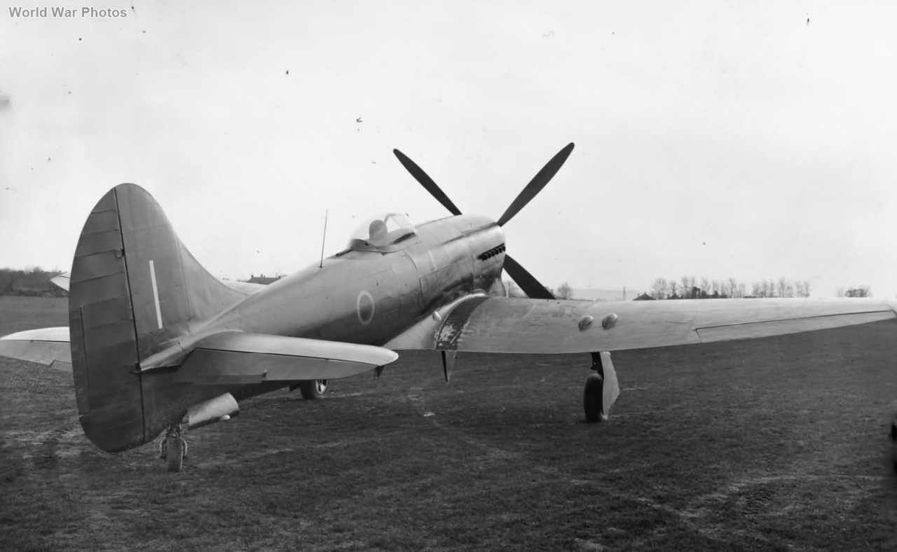 boja na prototipu Tempesta MK VI 4-Prototype-Tempest-Mk-VI-feb45-2